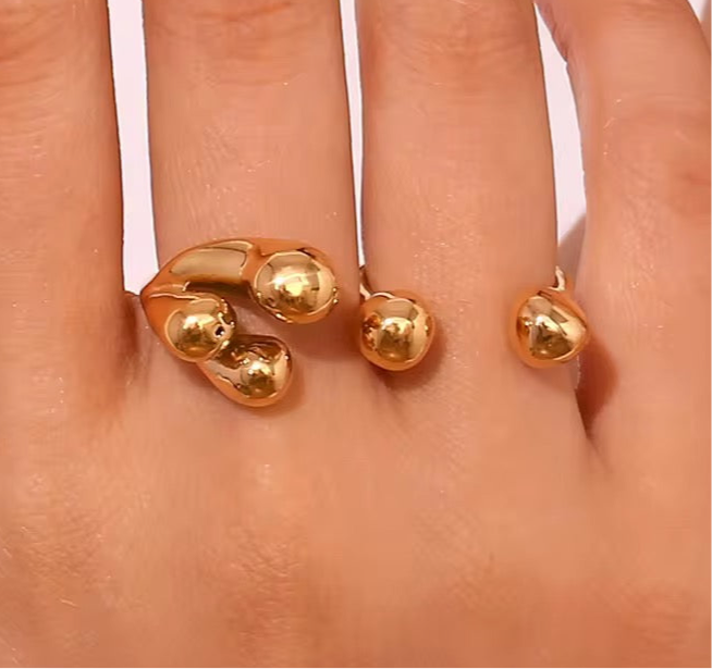 Two-Finger Molecule 18k Gold Ring - GRISÉ NYC 2