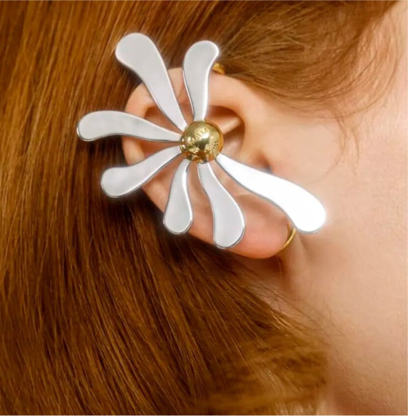 2-Tone Flower Ear-Cuff