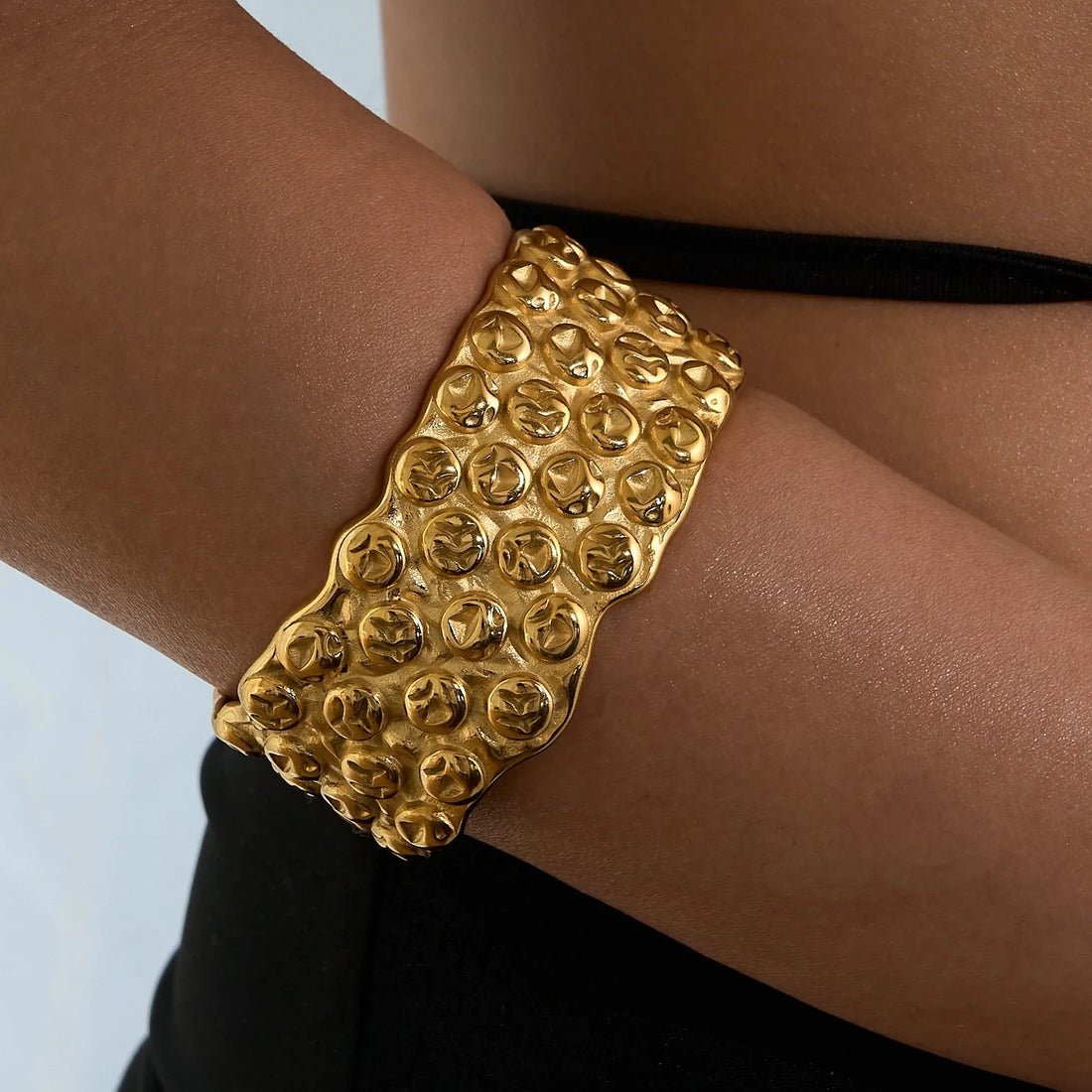 Pebble 18k Gold Cuff Bracelet