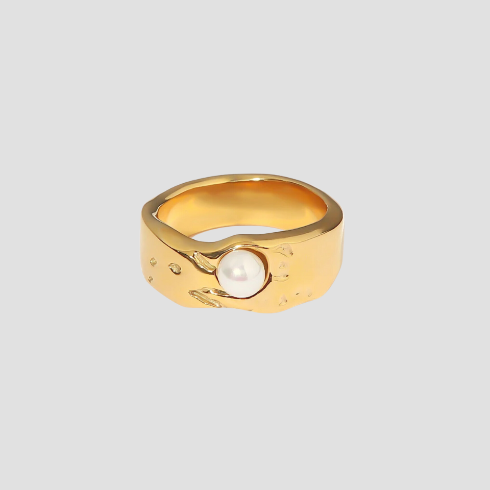Single Pearl 18k Gold Ring
