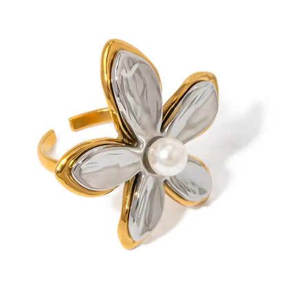 2-Tone Flower Pearl 18k Gold Ring  is - GRISÉ NYC 4