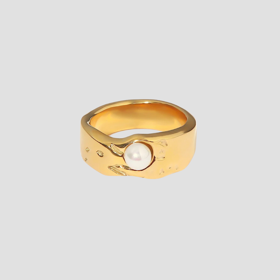 Single Pearl 18k Gold Ring by GRISÉ NYC 