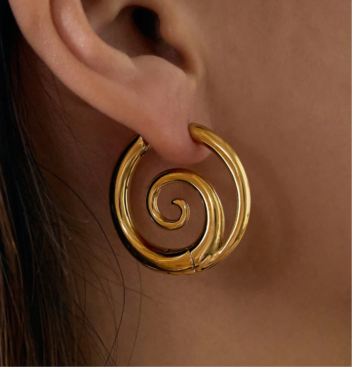 Swirl 18k Gold Hoop Earrings